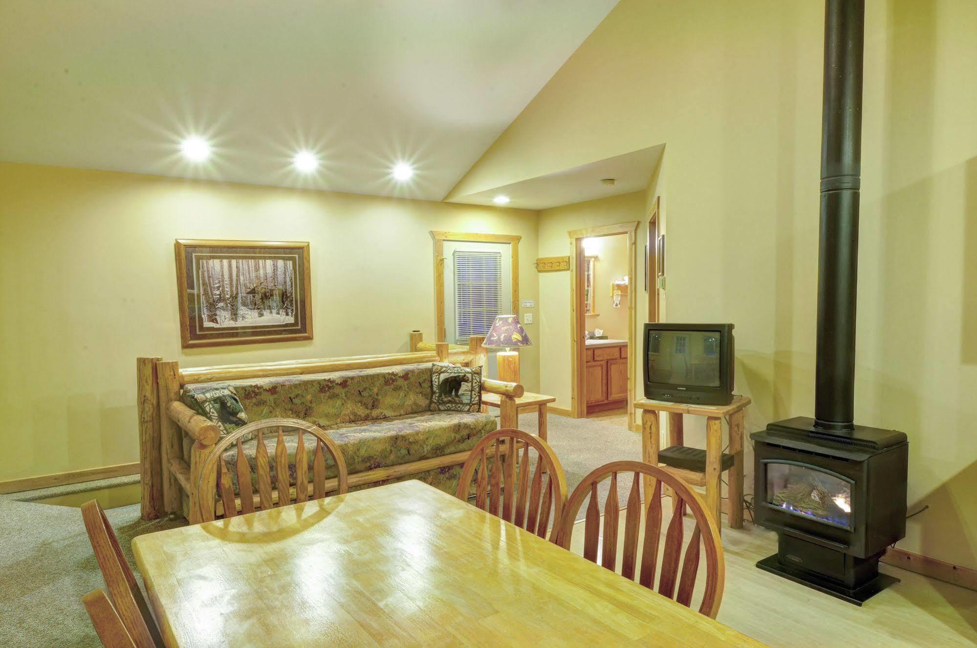 Paddle Ridge Villa West Glacier Luaran gambar