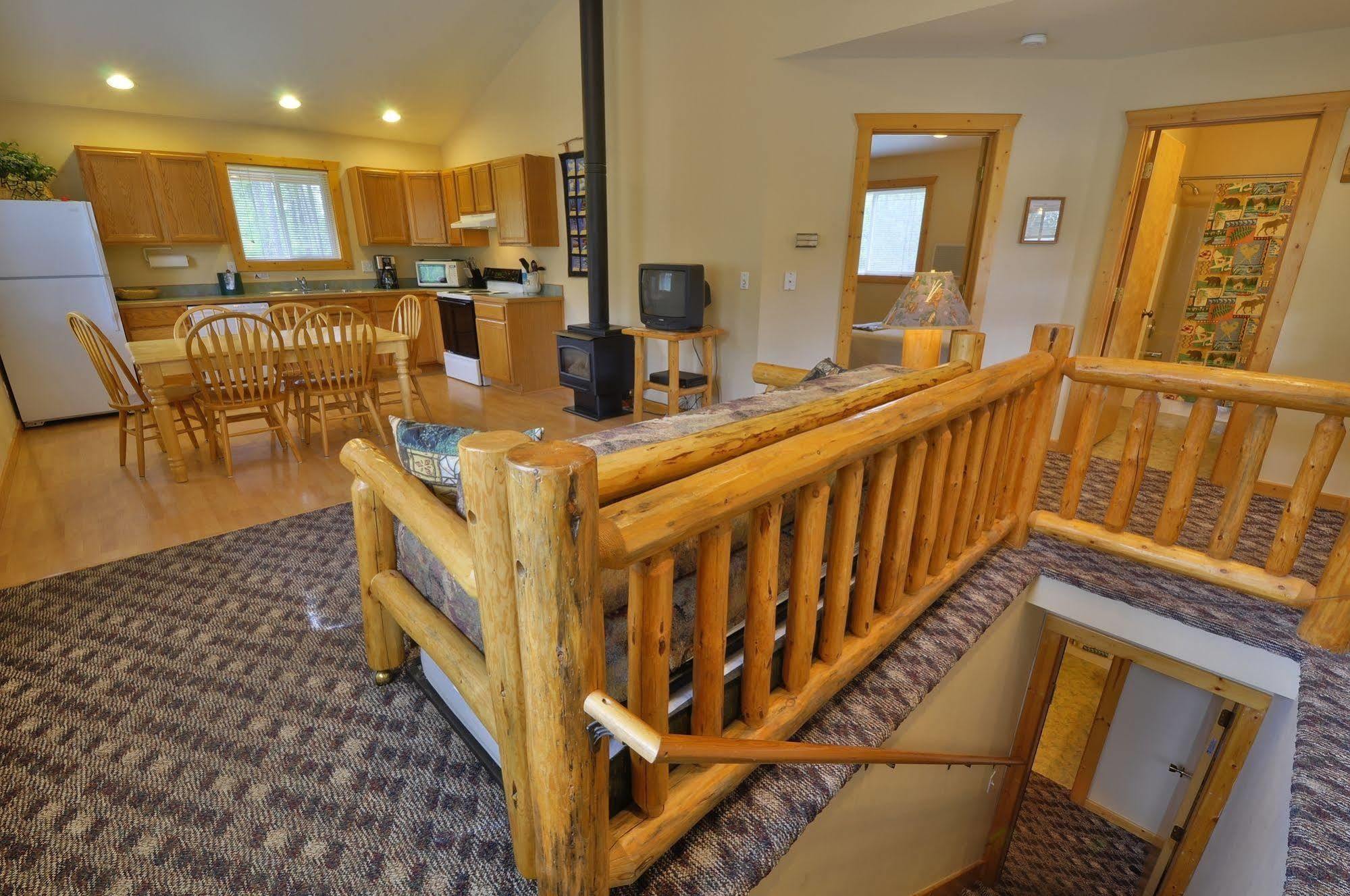 Paddle Ridge Villa West Glacier Luaran gambar