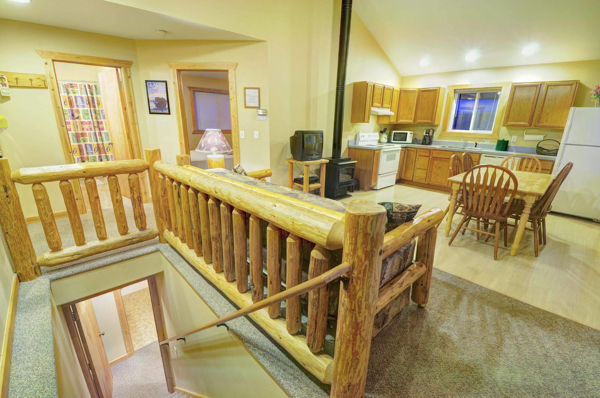 Paddle Ridge Villa West Glacier Luaran gambar